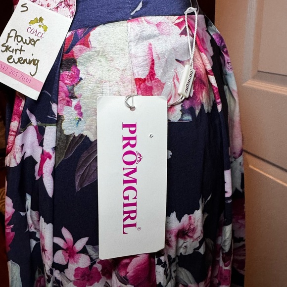 Floral Midi Skirt with Pink and Navy Design - Picture 8 of 12